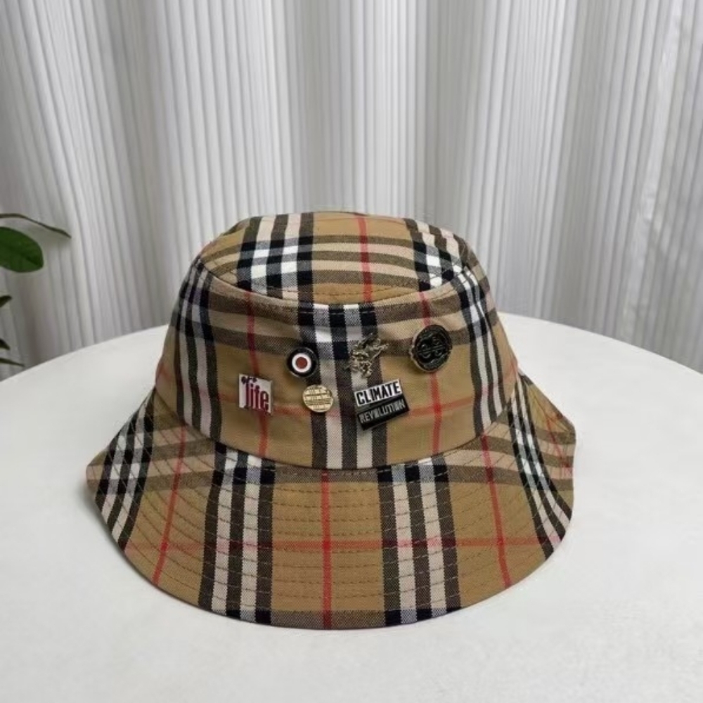 Burberry Vintage Check Badge Bucket Hat